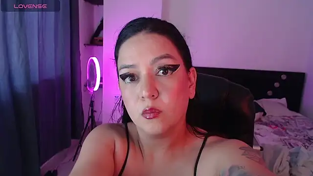 Abbyjoness21 online show from December 22, 6:38 pm