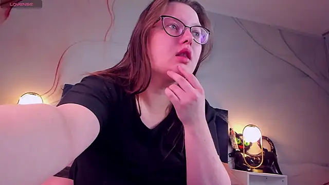 Snapshot of HelenDanvers chatting on November 6, 3:07 am HelenDanvers online show from November 6, 3:07 am