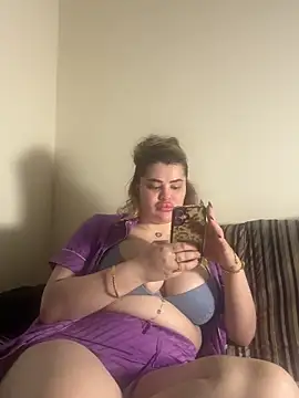 Snapshot of aydabella7777 chatting on December 14, 7:51 pm aydabella7777 online show from December 14, 7:51 pm