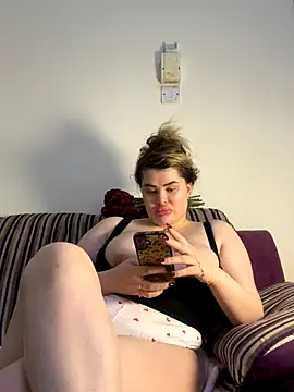 aydabella7777 online show from December 18, 4:35 pm