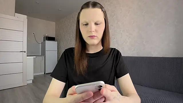 Snapshot of vertul1ana chatting on June 23, 1:42 pm vertul1ana online show from June 23, 1:42 pm