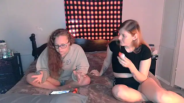 XxMidnightMysteryxX online show from November 13, 4:06 pm