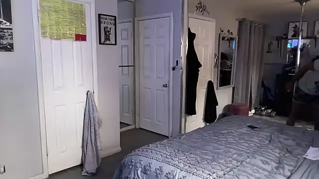 Snapshot of sexyred77713 chatting on February 20, 9:15 pm sexyred77713 online show from February 20, 9:15 pm