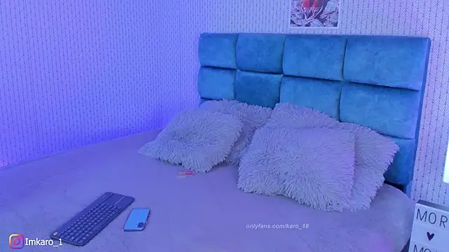 Snapshot of karoliine_jones chatting on September 15, 5:57 pm karoliine jones online show from September 15, 5:57 pm