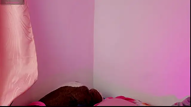 Alanaloiiss  online show from March 6, 3:58 am