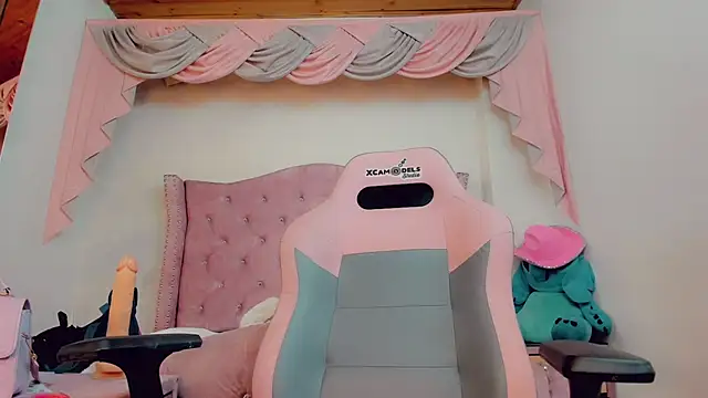 Snapshot of _Abby_white_ chatting on November 19, 9:04 pm Abby white online show from November 19, 9:04 pm