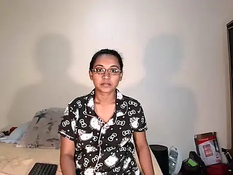 Snapshot of indiansweetflava chatting on December 15, 5:44 am indiansweetflava online show from December 15, 5:44 am