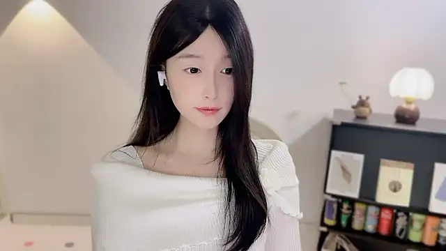 Snapshot of Onechestnut chatting on December 20, 1:07 pm Onechestnut online show from December 20, 1:07 pm