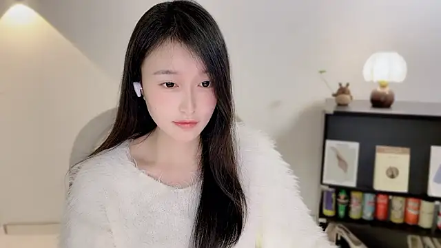 Snapshot of Onechestnut chatting on January 6, 12:42 pm Onechestnut online show from January 6, 12:42 pm