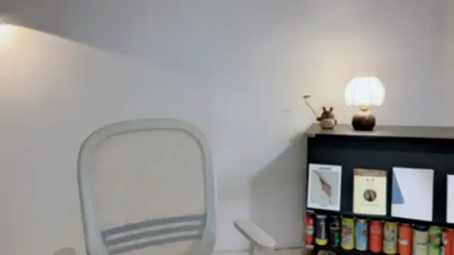 Snapshot of Onechestnut chatting on April 4, 4:44 am Onechestnut online show from April 4, 4:44 am