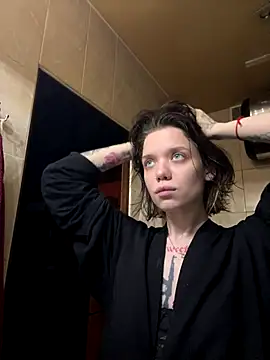 enchanting chloe online show from October 10, 5:45 pm