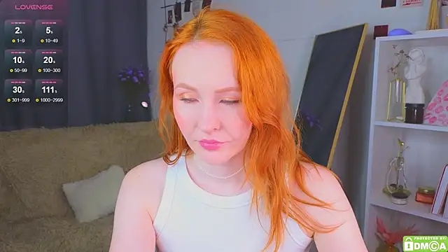 JoyceJones online show from September 29, 7:19 pm