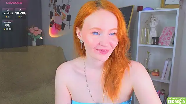 JoyceJones online show from October 13, 7:14 pm