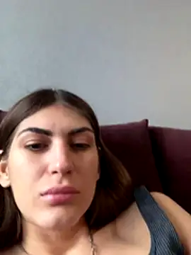 Snapshot of MaggieTurner chatting on December 2, 4:18 am MaggieTurner online show from December 2, 4:18 am