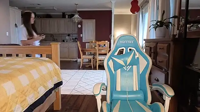 Blueeyedzaya  online show from October 8, 1:20 pm