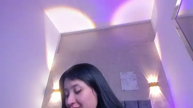 Lunaa bellaa online show from April 16, 8:20 pm