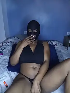 Snapshot of sweetybae75 chatting on June 6, 8:41 am sweetybae75 online show from June 6, 8:41 am