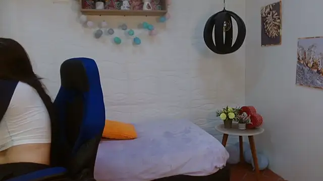 tulunaroja online show from October 14, 8:53 pm