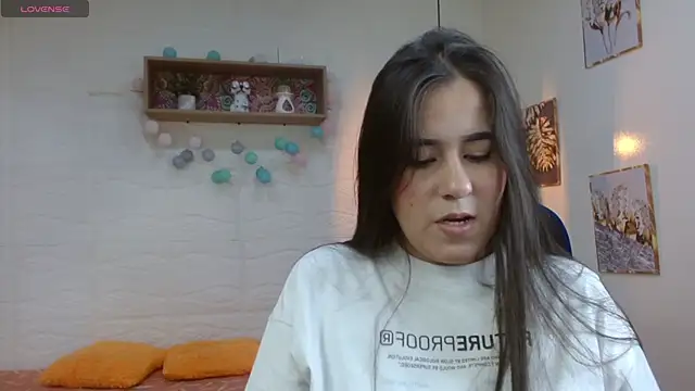 tulunaroja online show from November 7, 7:25 pm