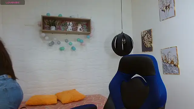 tulunaroja online show from November 11, 7:25 pm