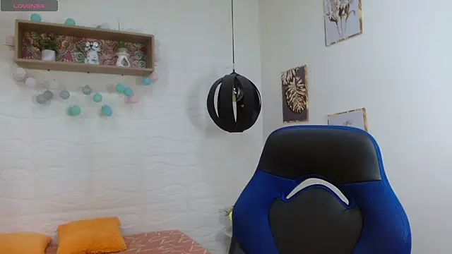 tulunaroja online show from November 12, 7:24 pm