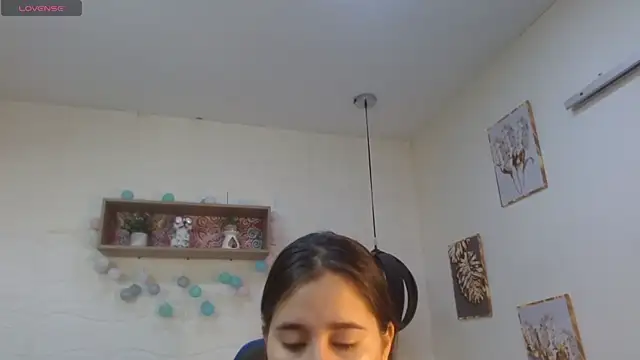 tulunaroja online show from November 26, 7:15 pm