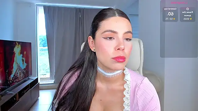 MeganScott online show from November 13, 8:30 pm