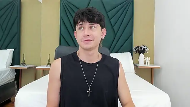 Snapshot of Michael_blue chatting on March 24, 7:41 pm Michael blue online show from March 24, 7:41 pm