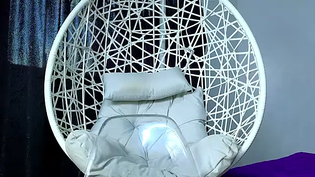 cuteeimy online show from November 8, 7:01 pm