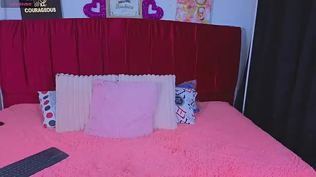 cuteeimy online show from July 7, 5:39 pm