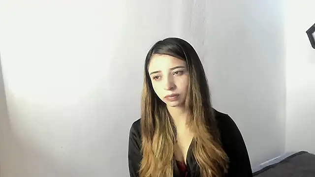 Snapshot of x_jules_ chatting on December 14, 7:51 pm x jules online show from December 14, 7:51 pm