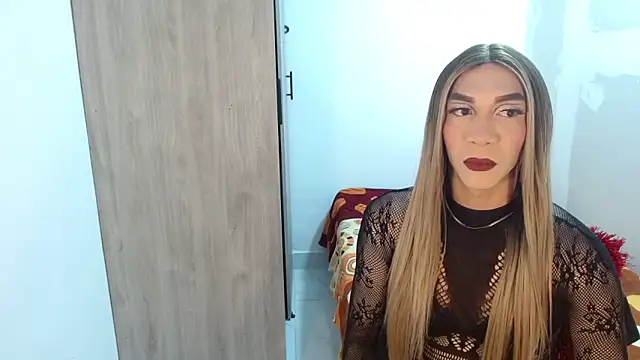 couple vzl online show from October 25, 4:31 am