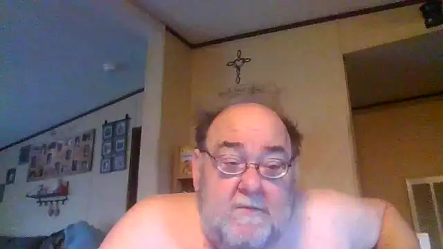 Snapshot of Boblnob chatting on April 26, 2:37 pm Boblnob online show from April 26, 2:37 pm