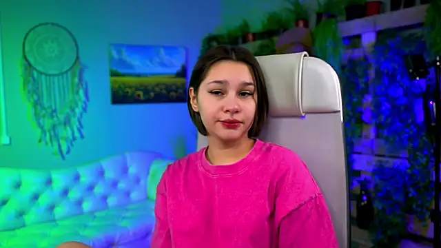 KimClarks  online show from February 19, 2:46 pm