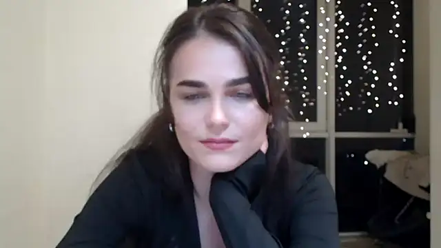 Silviaa a online show from November 19, 8:31 pm