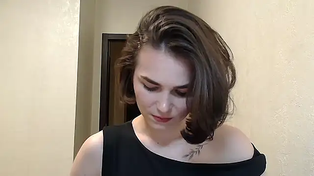Snapshot of Silviaa_a chatting on June 7, 7:28 pm Silviaa a online show from June 7, 7:28 pm