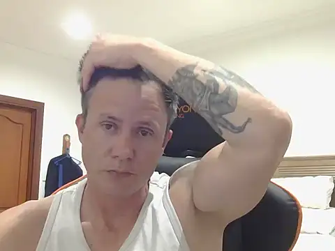 Snapshot of TroyDieselXXX chatting on September 22, 4:09 pm TroyDieselXXX online show from September 22, 4:09 pm