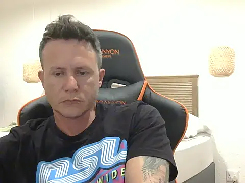 TroyDieselXXX online show from April 5, 6:05 pm