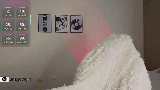 IamLuna2006 online show from April 5, 4:53 am