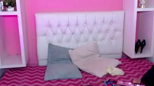 x isabella x online show from June 14, 4:58 am
