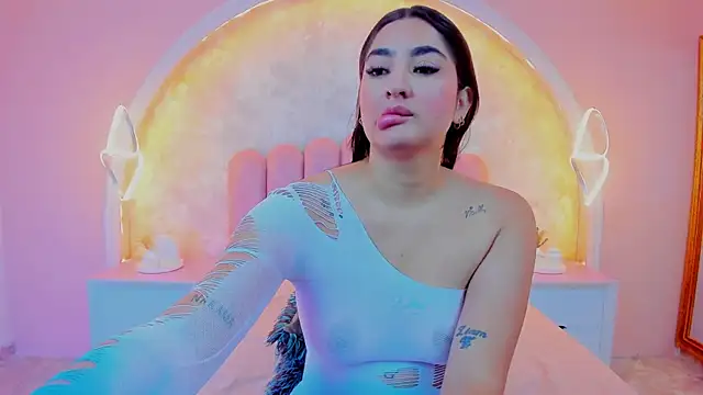 JasmineRhodes online show from October 14, 1:45 pm