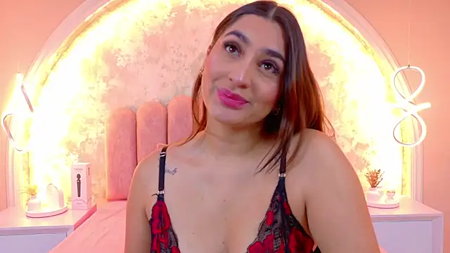 JasmineRhodes online show from February 5, 12:32 pm