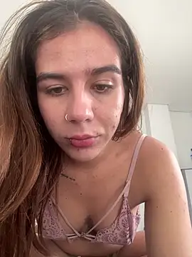 Snapshot of AllieYourGirl chatting on November 2, 4:31 pm AllieYourGirl online show from November 2, 4:31 pm