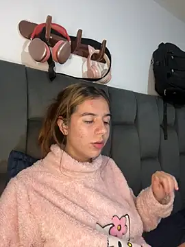 Snapshot of AllieYourGirl chatting on November 14, 3:16 am AllieYourGirl online show from November 14, 3:16 am