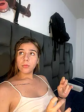 Snapshot of AllieYourGirl chatting on November 26, 11:39 pm AllieYourGirl online show from November 26, 11:39 pm