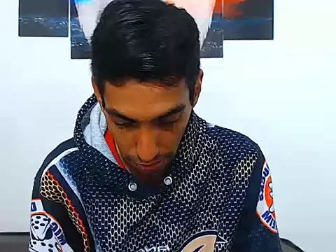 Snapshot of ranndy86 chatting on March 27, 9:03 pm ranndy86 online show from March 27, 9:03 pm