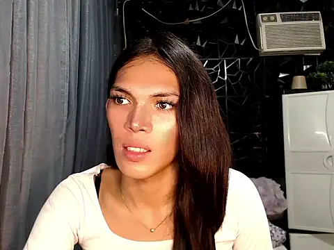 ladyhotcuming online show from June 15, 2:14 am