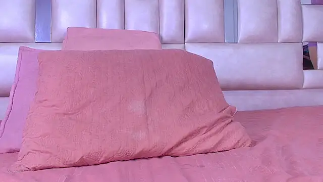 emmacurvy online show from October 10, 3:05 am