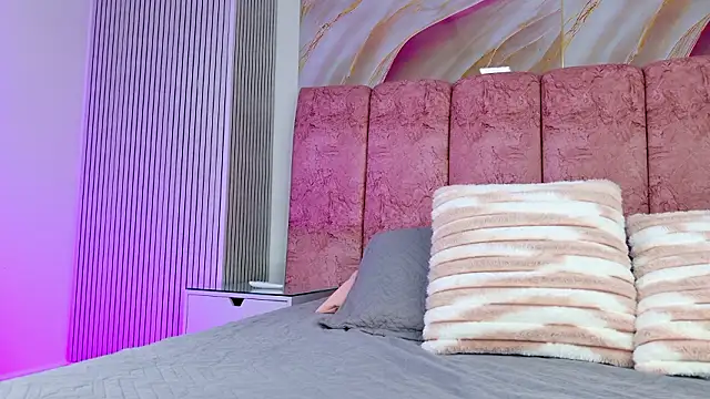 emmacurvy online show from February 6, 3:11 am