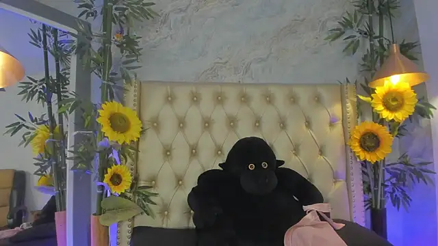 LittleeJaz online show from December 23, 4:43 am